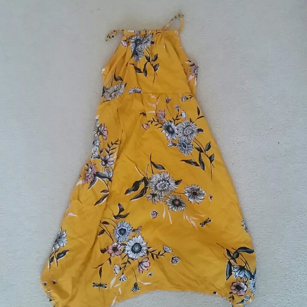 Cute yellow sundress
